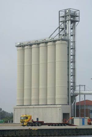 Article image of: Polem levert grote polyester Silos voor Duitse opdrachtgever.
