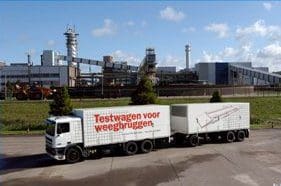Article image of: Precia-Molen vrachtwagen keurt weegbruggen