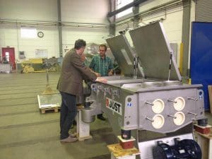 Article image of: JÖST levert zeefmachine aan DUFOR Resins