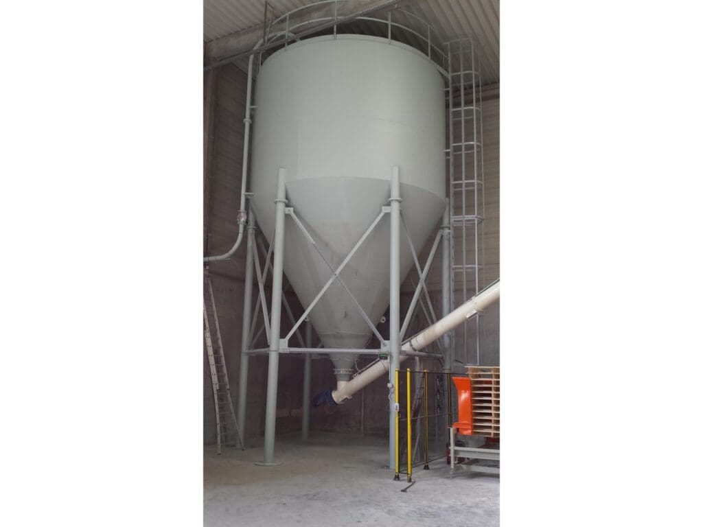 Article image of: Ost Bvba installeert rekstrook-weegsysteem op 160 tons silo