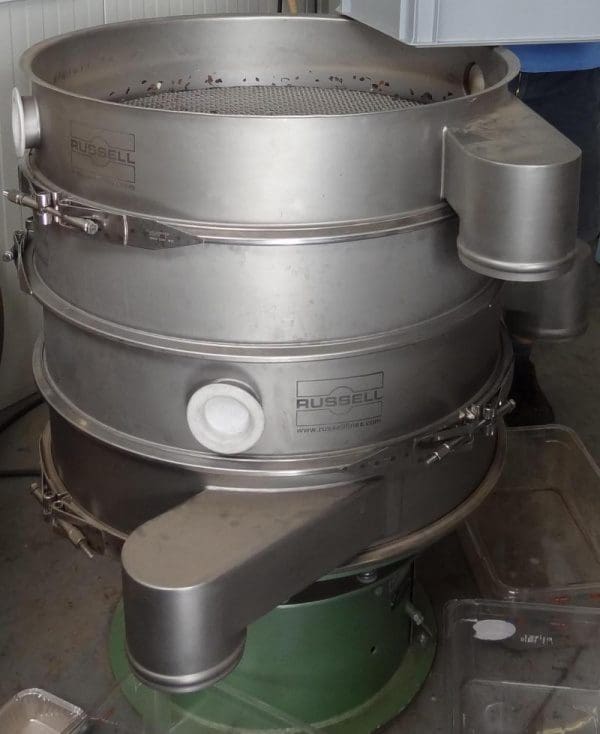 Article image of: Vibrerende rondezeefmachine voor sorteren van insectenlarven