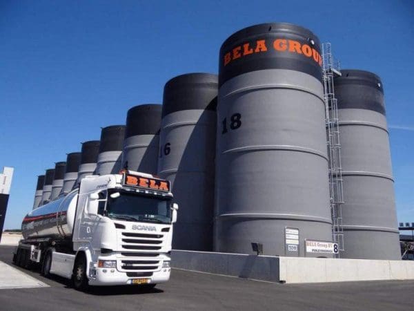 Article image of: Zestal 8 DN meter polyester tanks geleverd