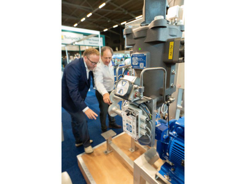 Applicatie van Gericke voor het gravimetrisch doseren van droge stof om met vloeistof te mengen.